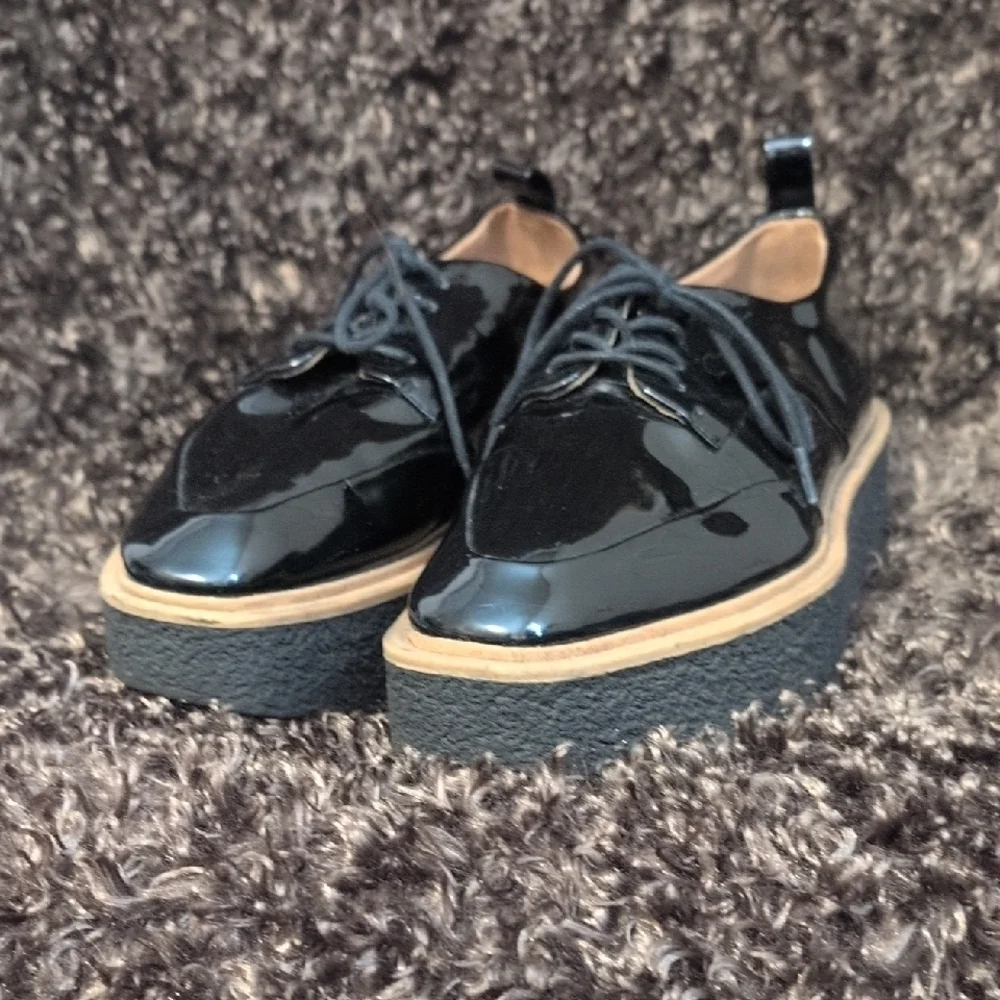 Like New Sleek Zara Black Patent Leather Oxfords